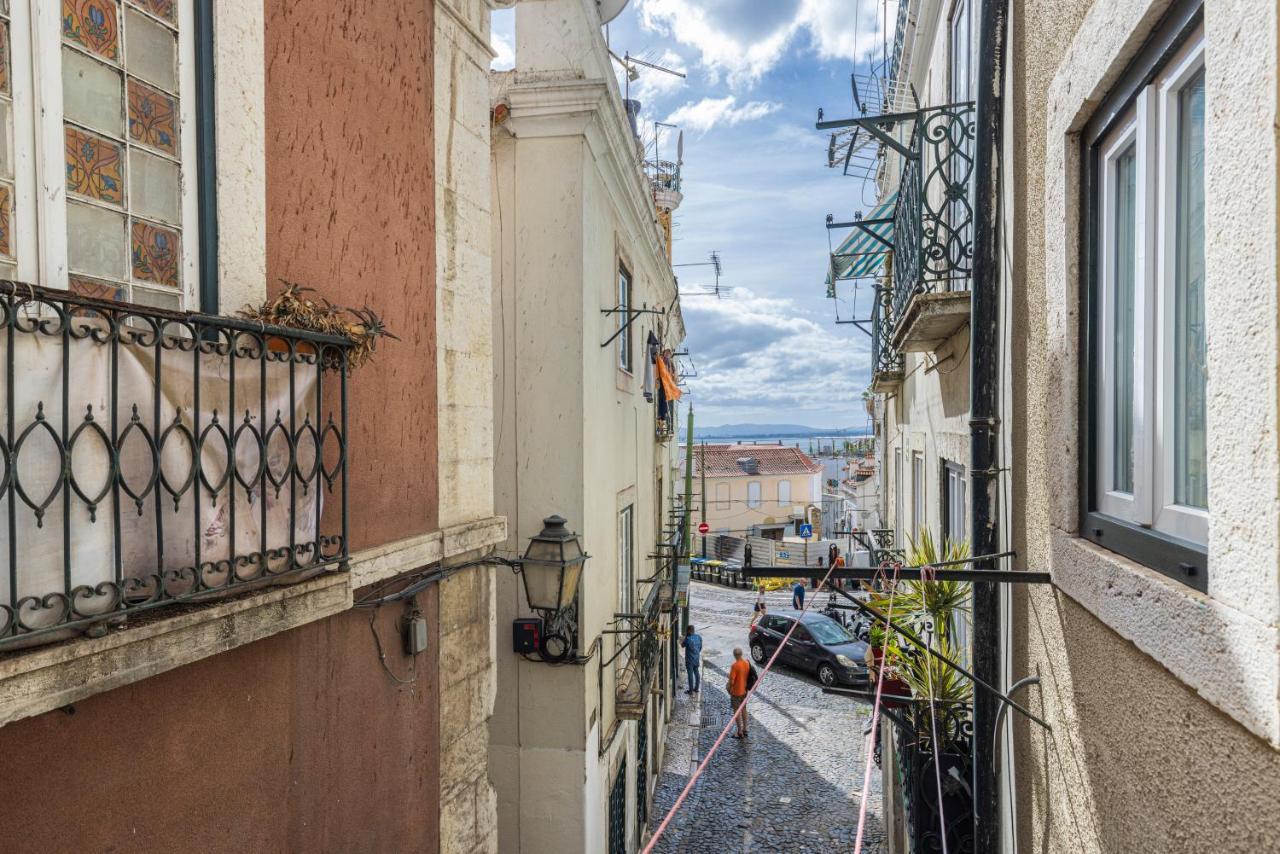 Alfama'S Heart Apartment By Lovelystay Lisboa Exteriör bild